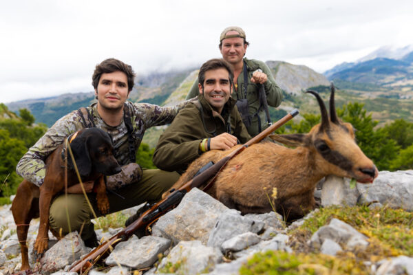 family hunting trip cantabrian chamois hunt