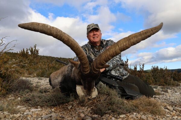 hunting-beceite-ibex